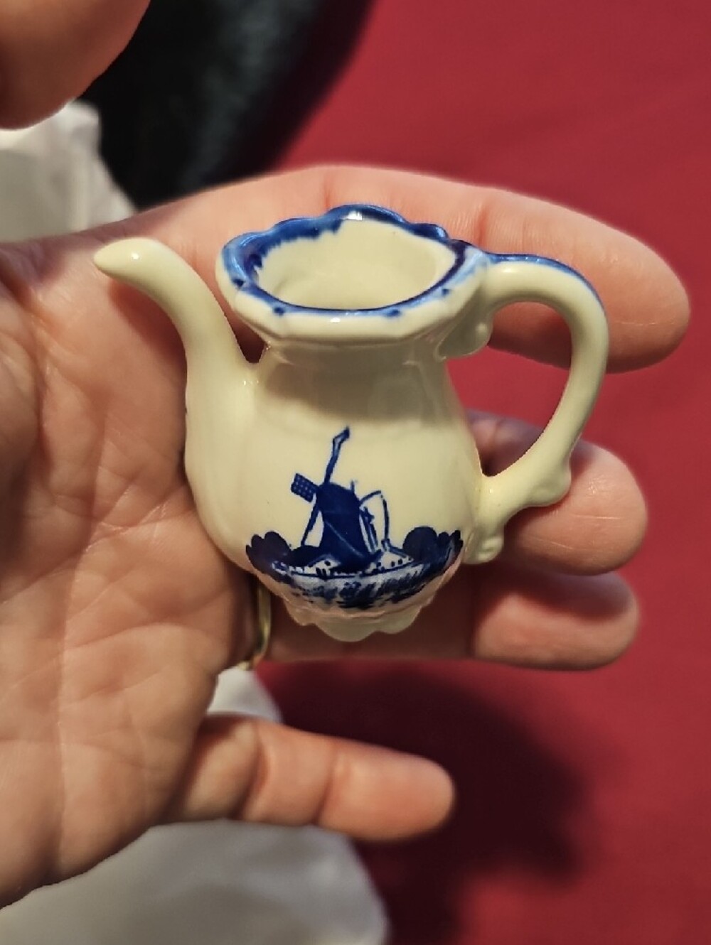 Miniature Delft-Style Blue & White Tea Set - Picture 8 of 9